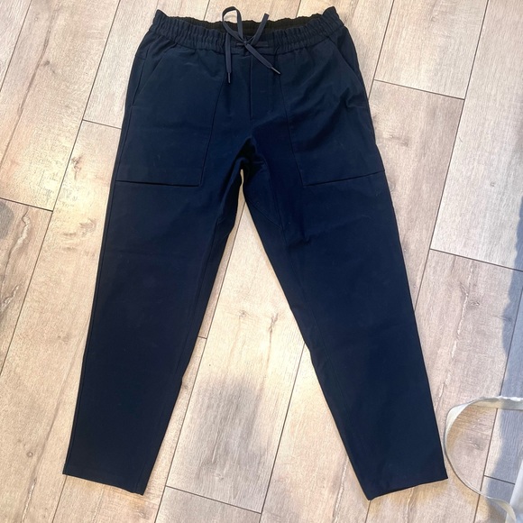 Men’s lululemon pants - Picture 2 of 6
